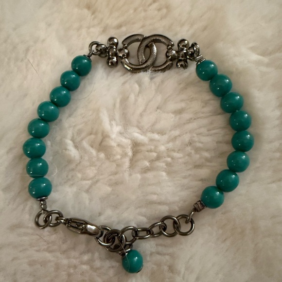 NWT Chanel 23A Ruthenium, Green & Gray Bracelet 💚
Full set without receipt - Picture 4 of 4